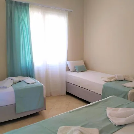 Aparthotel Francesca Potos