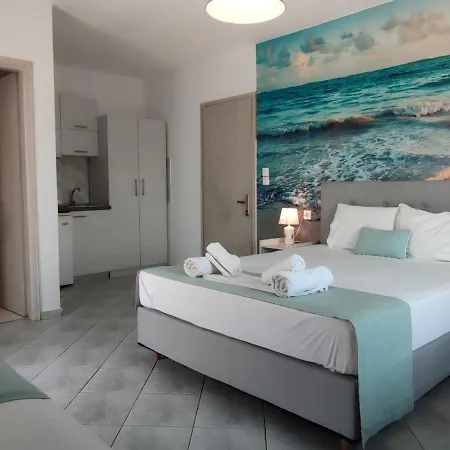 Francesca Apartahotel