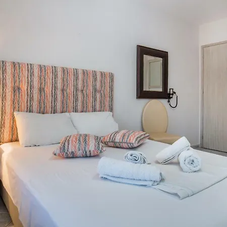 Aparthotel Francesca Potos